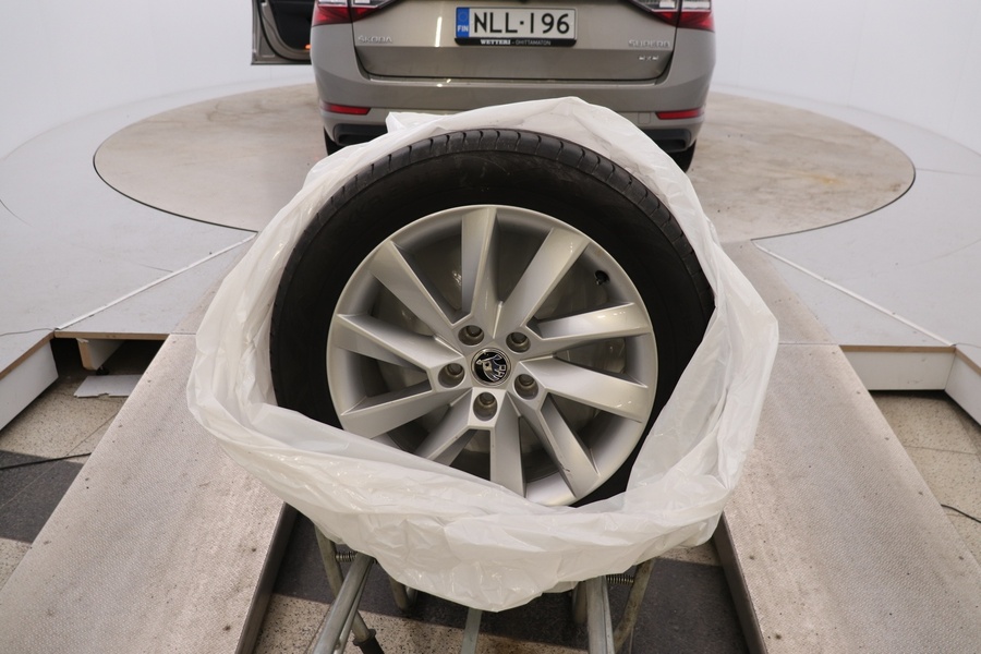 Skoda Superb vaihtoauto