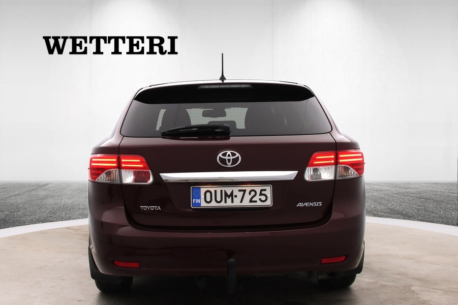 Toyota Avensis vaihtoauto