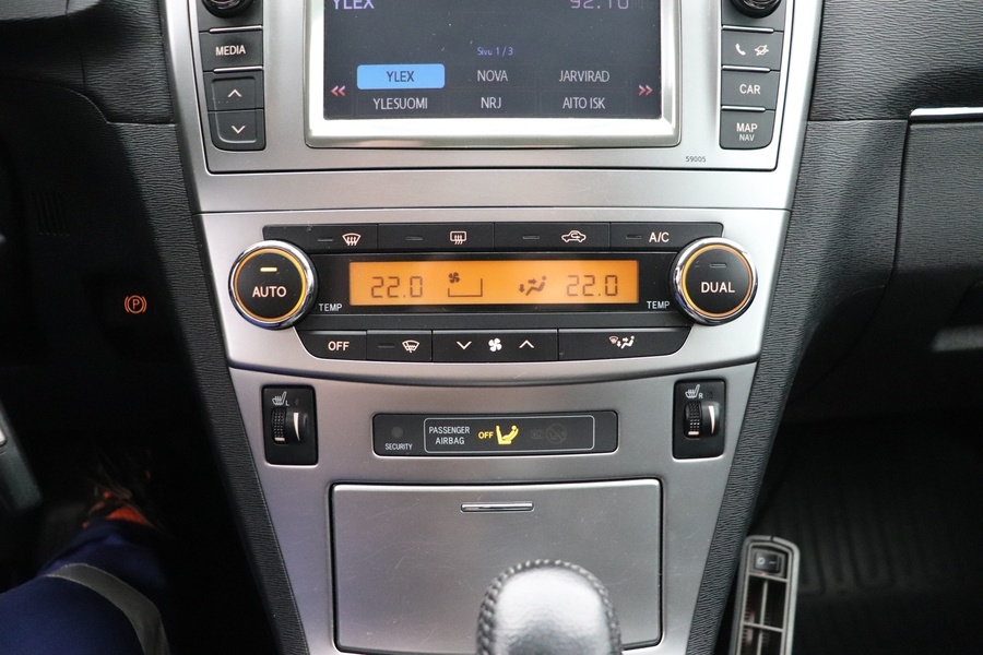 Toyota Avensis vaihtoauto