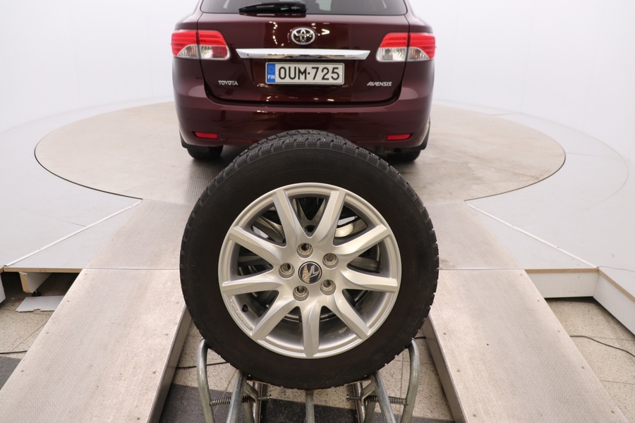 Toyota Avensis vaihtoauto