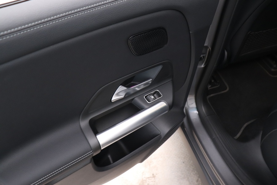 Mercedes-Benz EQA vaihtoauto