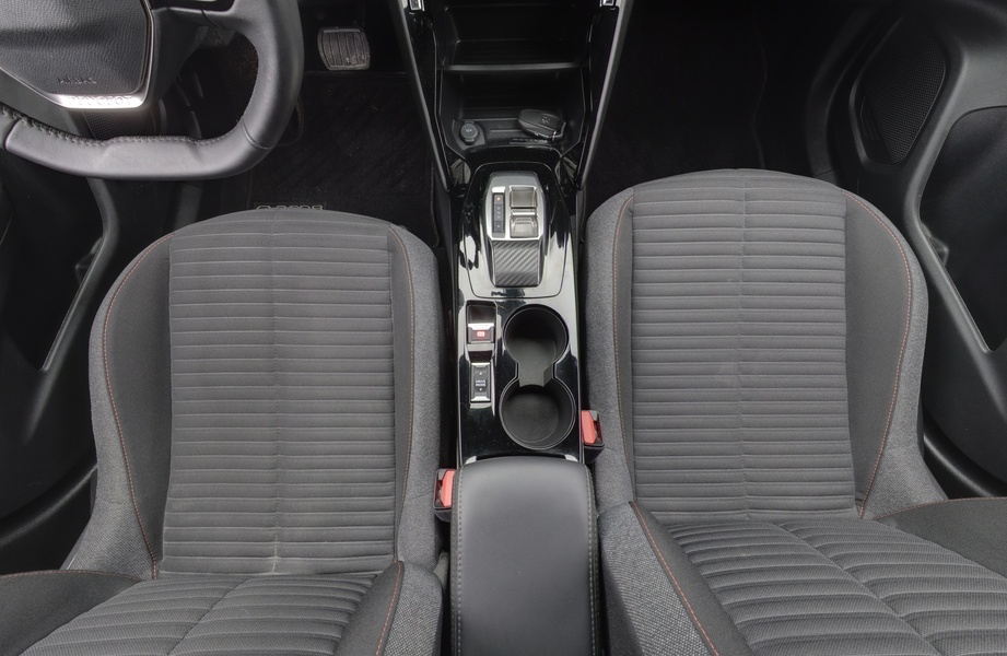 Peugeot e-2008 vaihtoauto