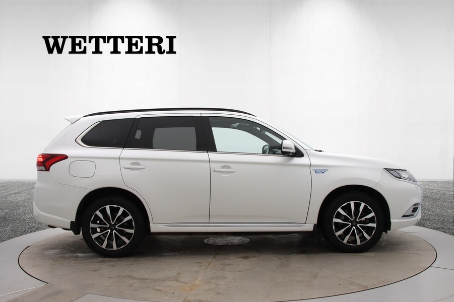 Mitsubishi Outlander PHEV vaihtoauto