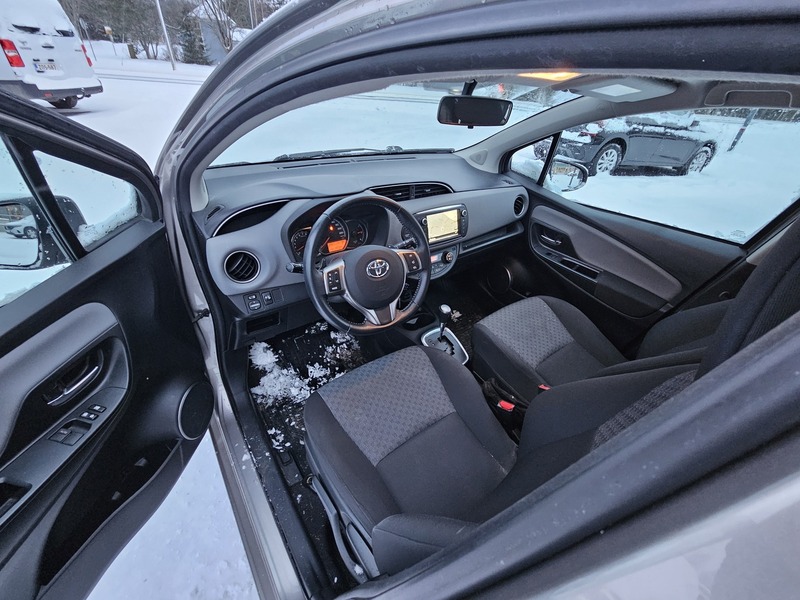 Toyota Yaris vaihtoauto