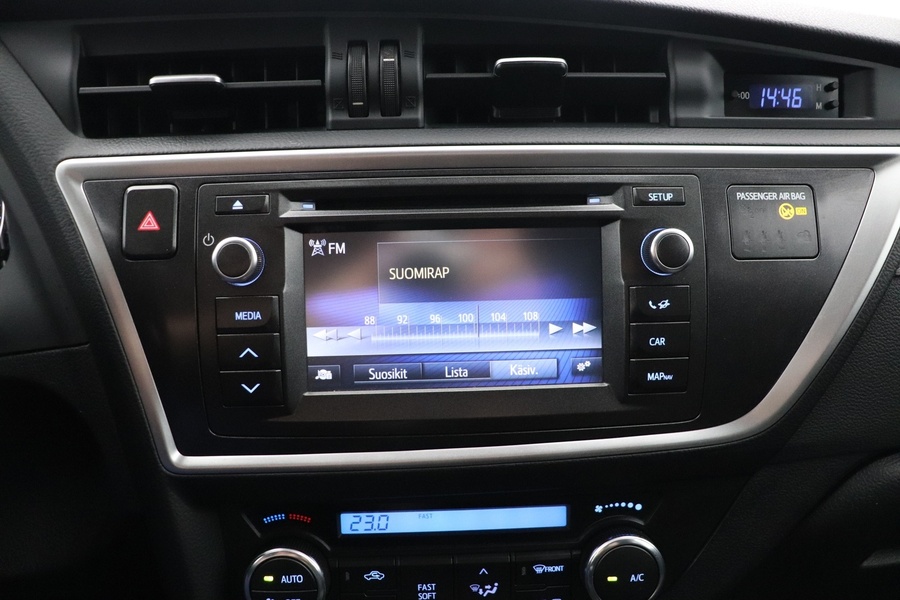 Toyota Auris vaihtoauto