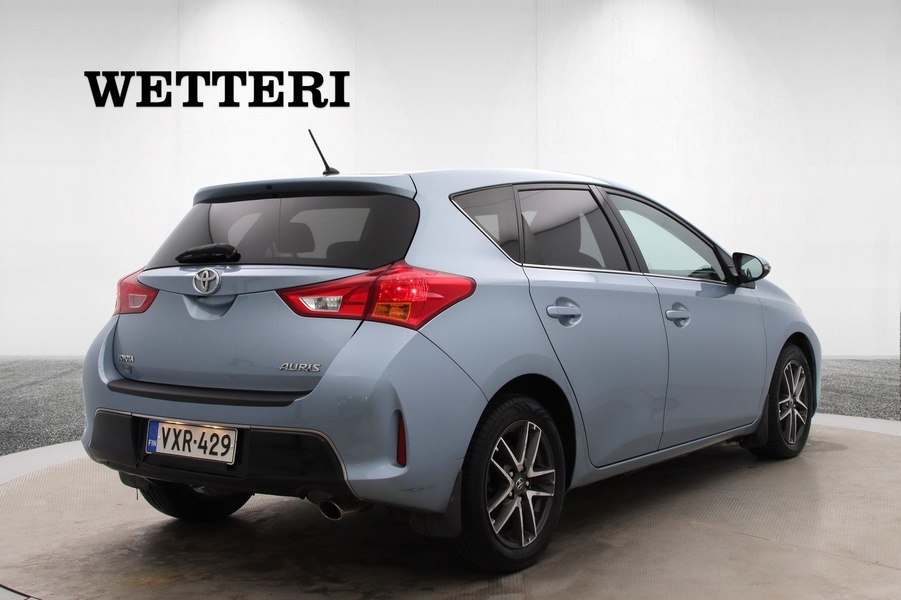 Toyota Auris vaihtoauto