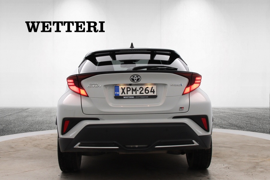 Toyota C-HR vaihtoauto