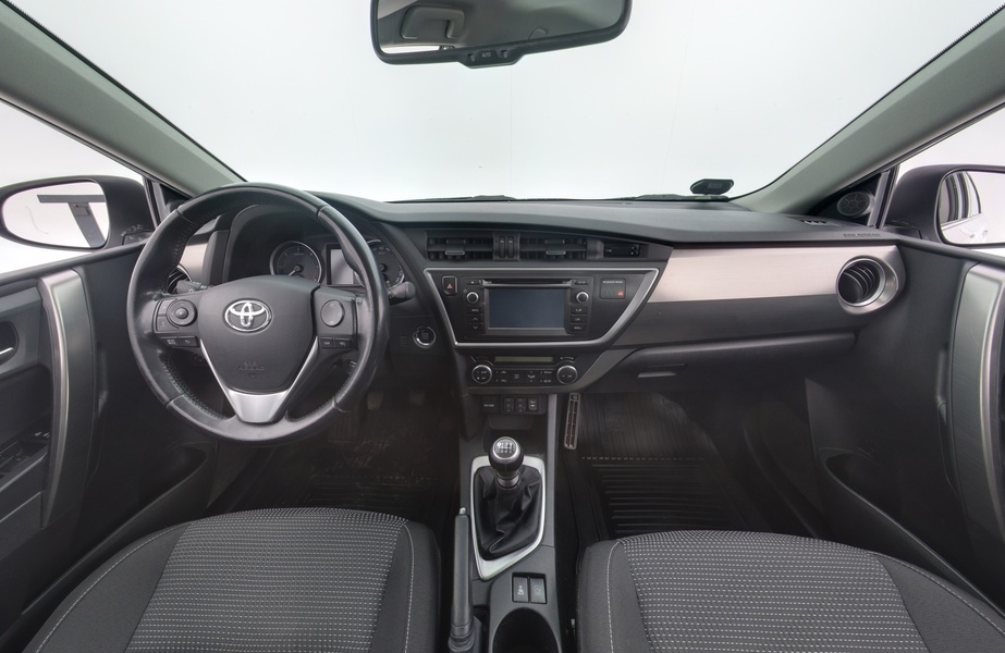 Toyota Auris vaihtoauto