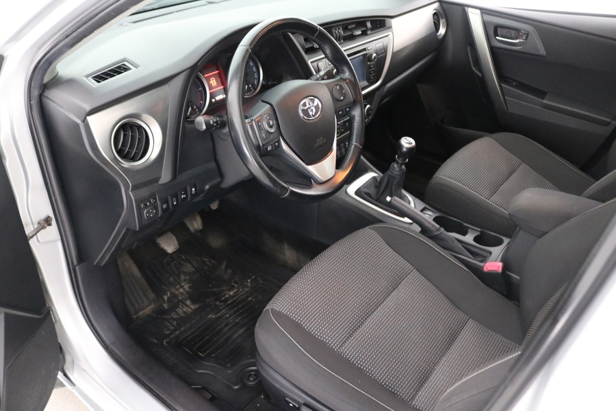 Toyota Auris vaihtoauto