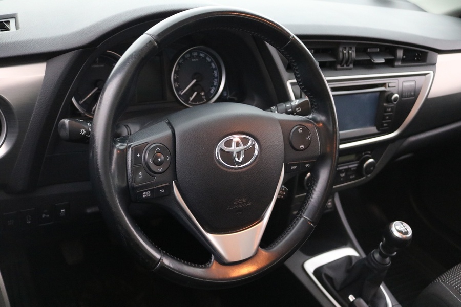 Toyota Auris vaihtoauto