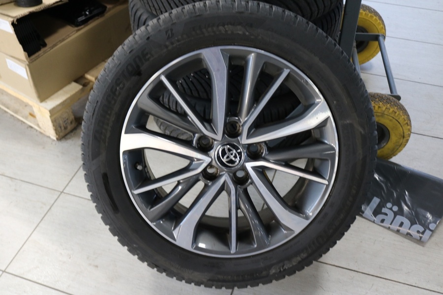 Toyota Avensis vaihtoauto