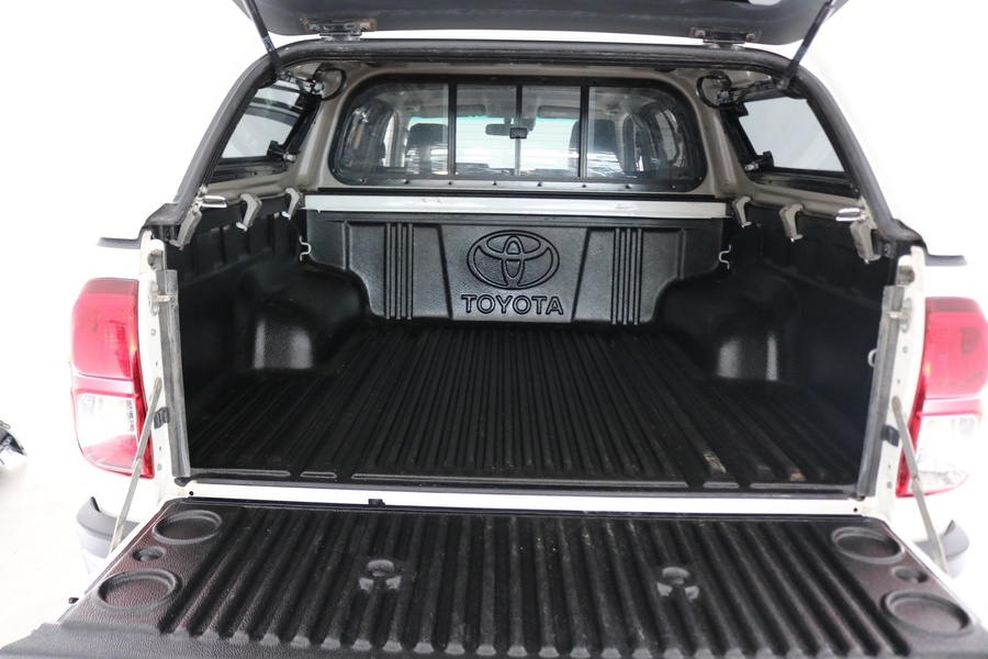 Toyota Hilux vaihtoauto
