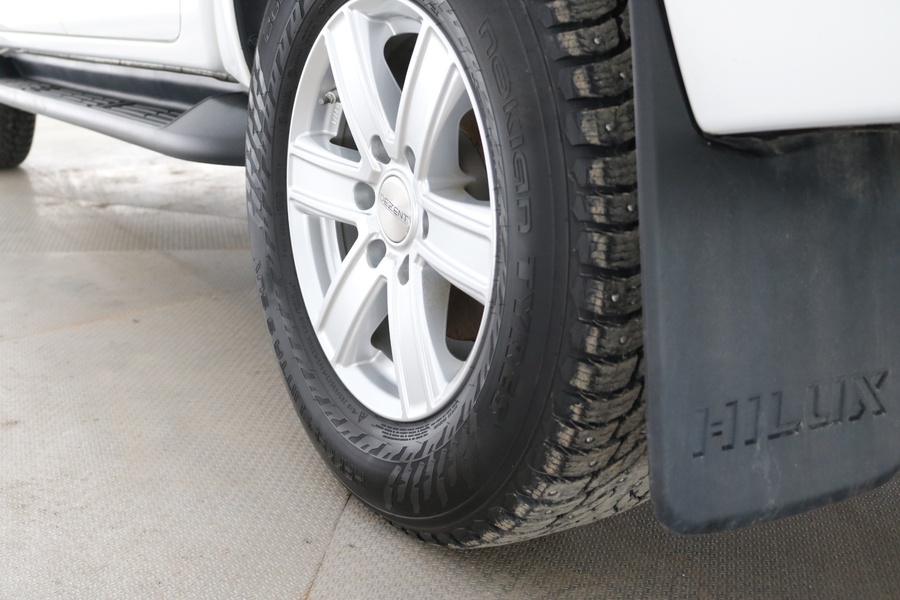 Toyota Hilux vaihtoauto