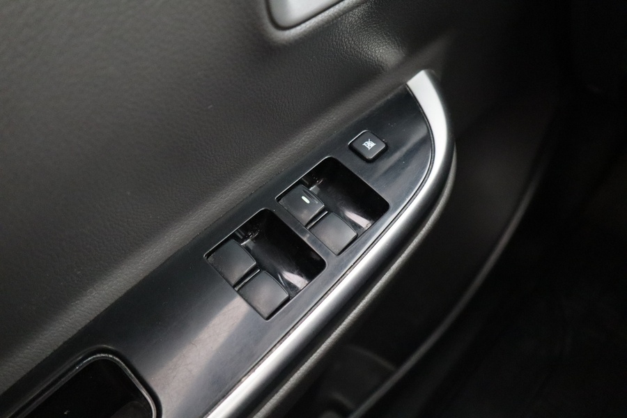 Mitsubishi L200 vaihtoauto