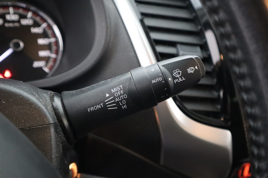 Mitsubishi L200 vaihtoauto