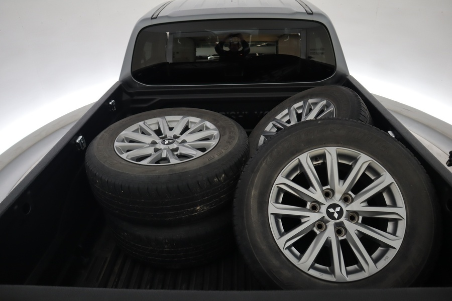 Mitsubishi L200 vaihtoauto