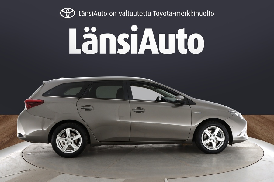 Toyota Auris vaihtoauto