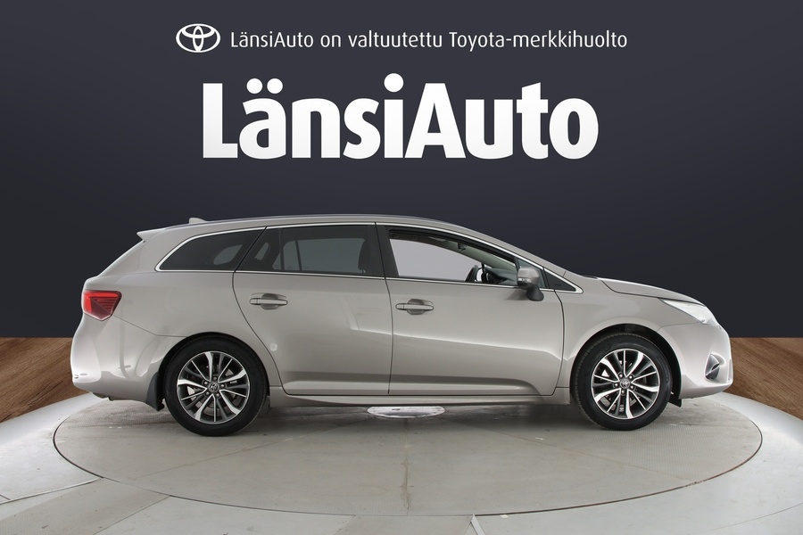 Toyota Avensis vaihtoauto