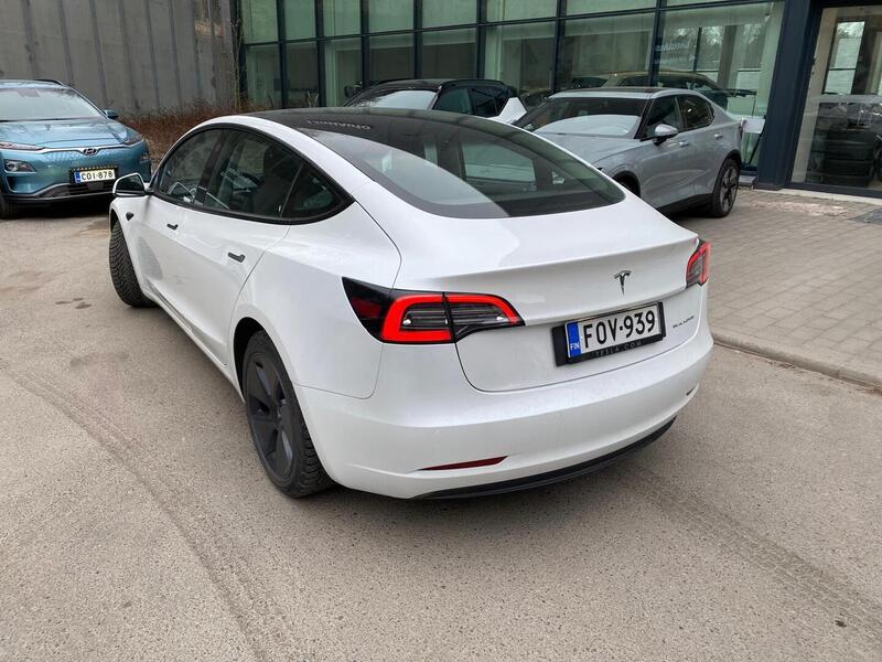 Tesla Model 3 vaihtoauto