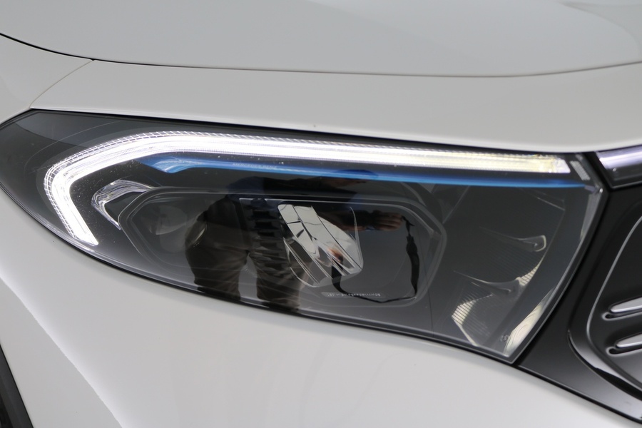 Mercedes-Benz EQB vaihtoauto