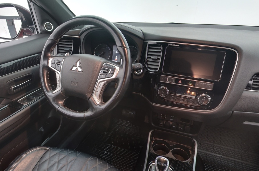 Mitsubishi Outlander PHEV vaihtoauto