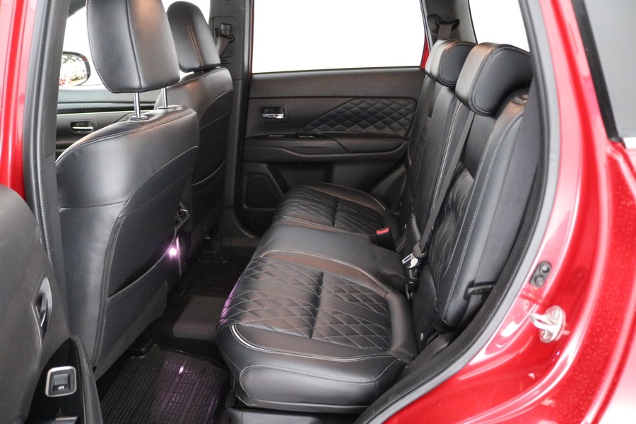 Mitsubishi Outlander PHEV vaihtoauto