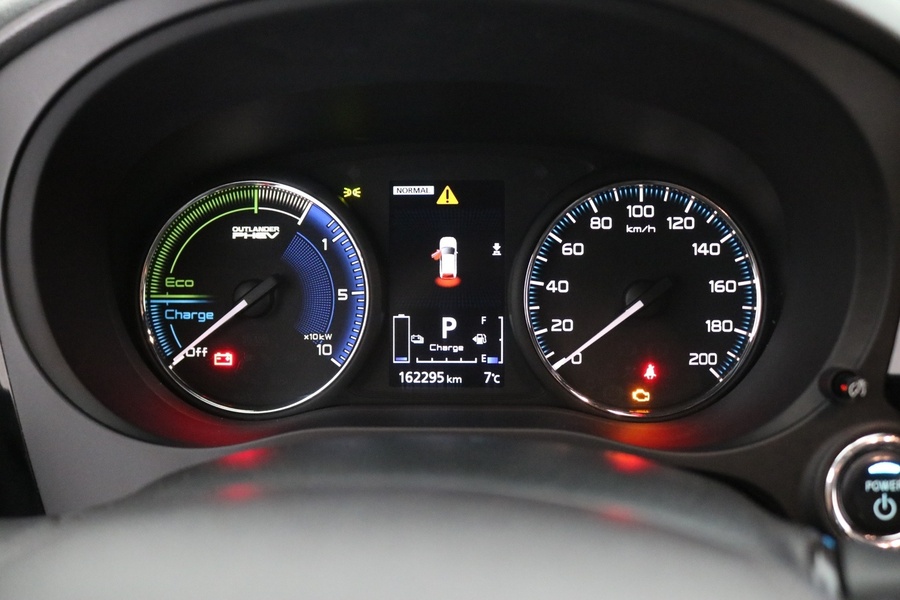 Mitsubishi Outlander PHEV vaihtoauto