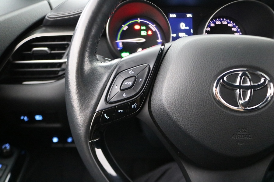 Toyota C-HR vaihtoauto