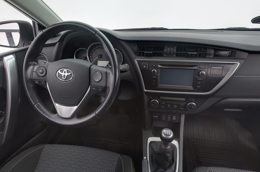 Toyota Auris vaihtoauto