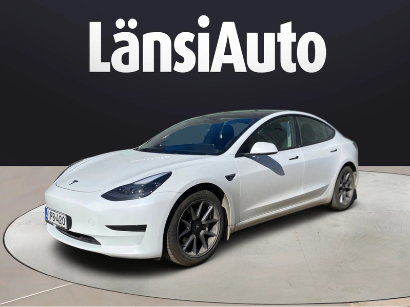 Tesla Model 3 vaihtoauto