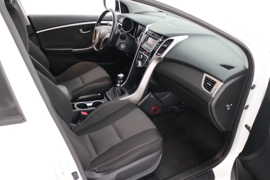 Hyundai i30 5d vaihtoauto