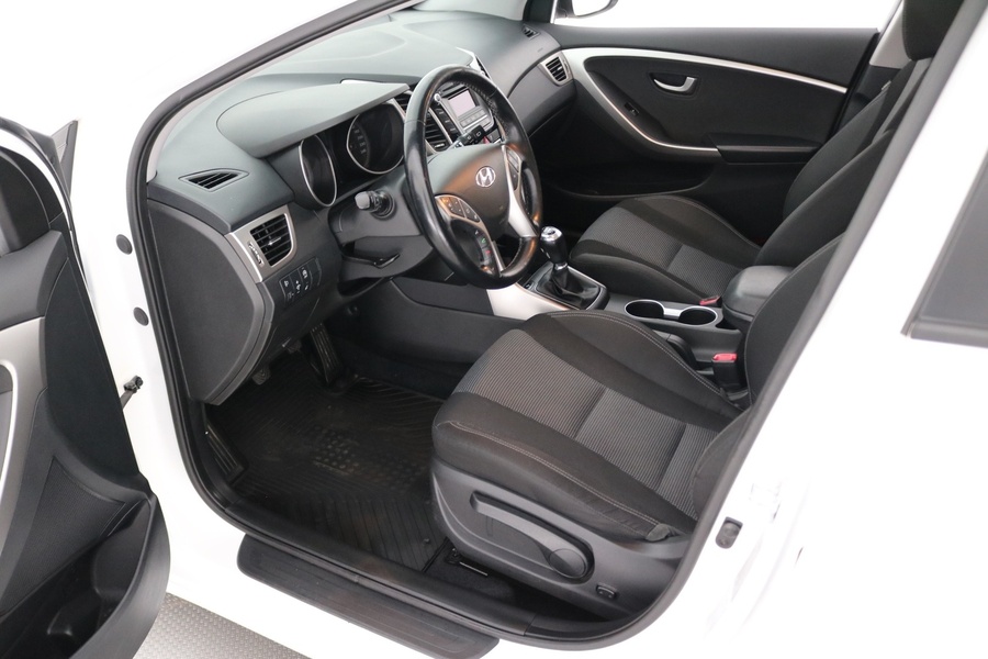 Hyundai i30 5d vaihtoauto