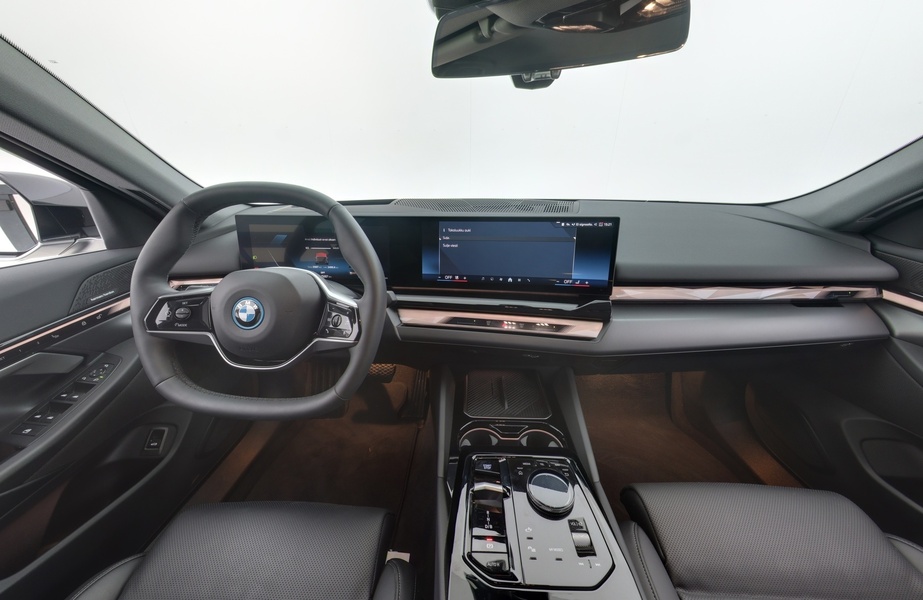 BMW i5 vaihtoauto