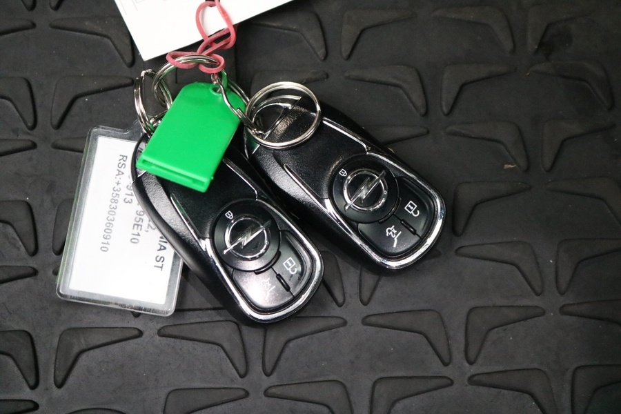 Opel Insignia vaihtoauto