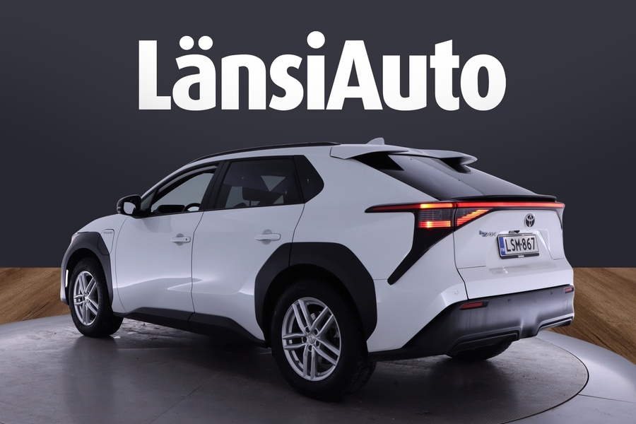 Toyota bZ4X vaihtoauto