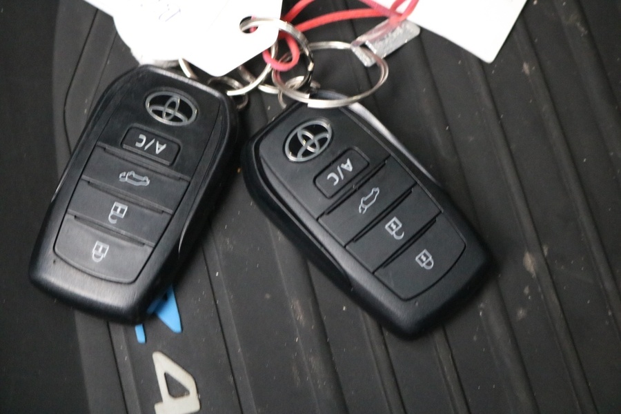 Toyota bZ4X vaihtoauto