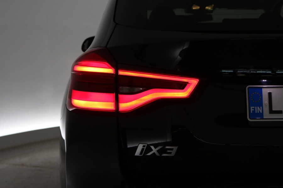 BMW iX3 vaihtoauto