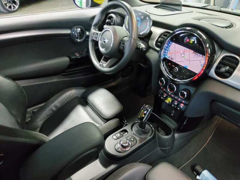 Mini Hatchback vaihtoauto