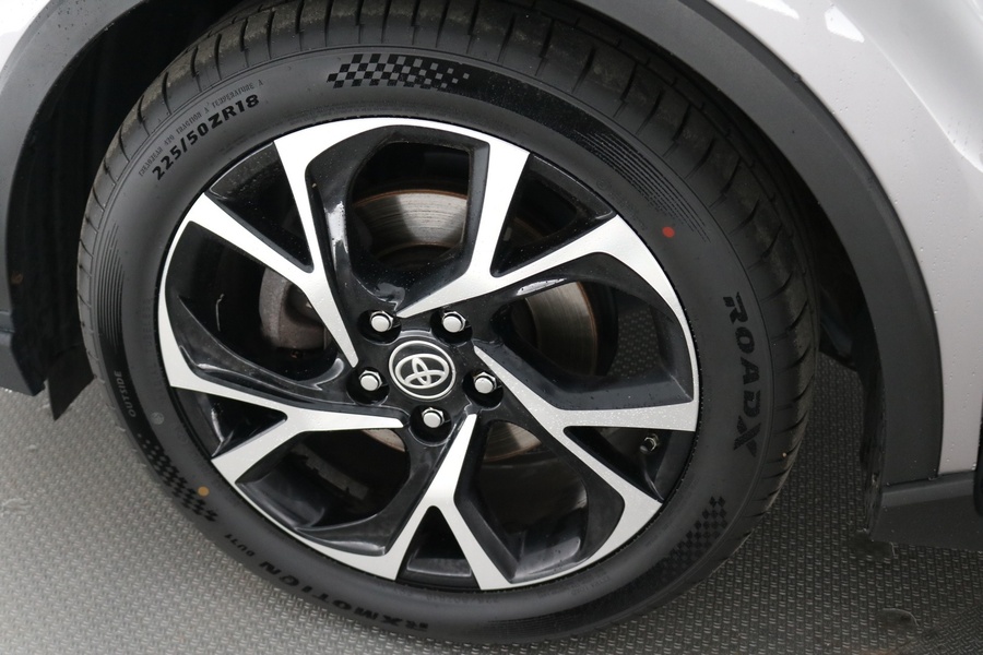 Toyota C-HR vaihtoauto