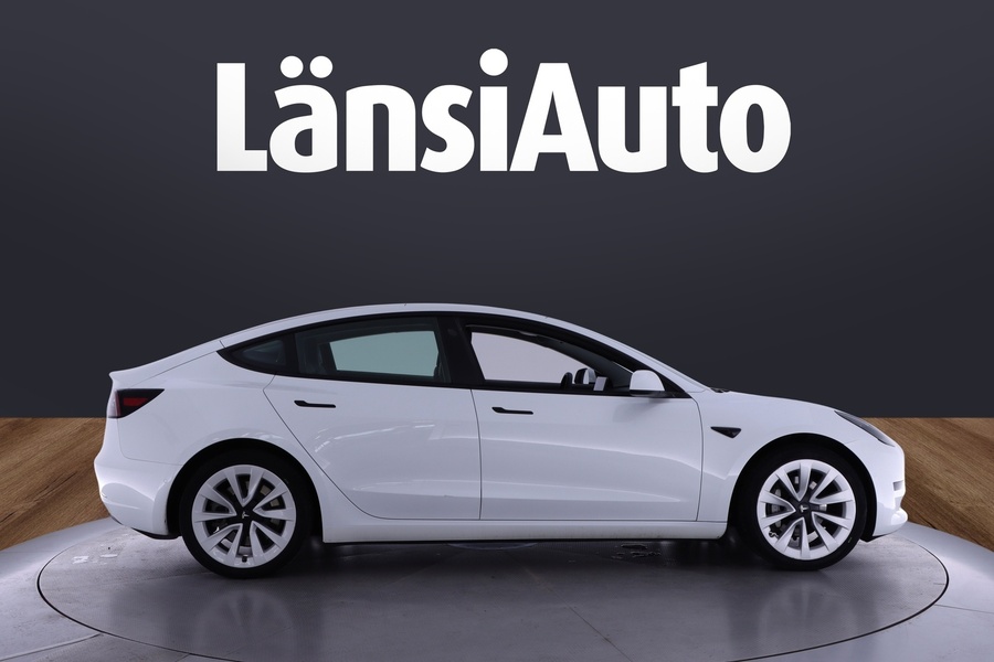 Tesla Model 3 vaihtoauto