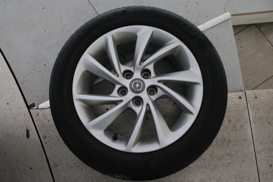 Opel Astra vaihtoauto