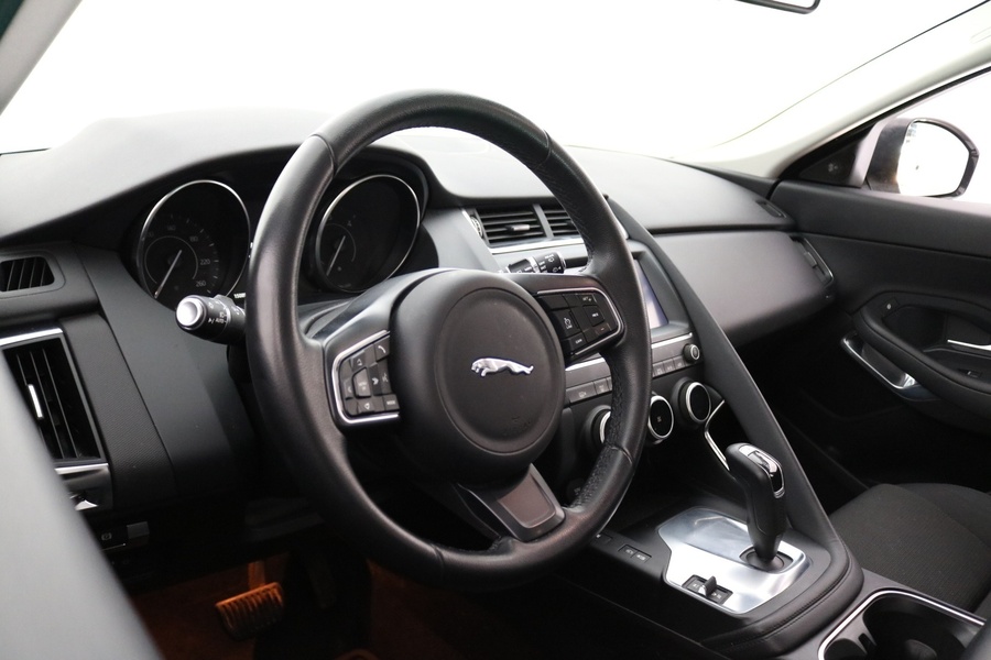 Jaguar E-PACE vaihtoauto