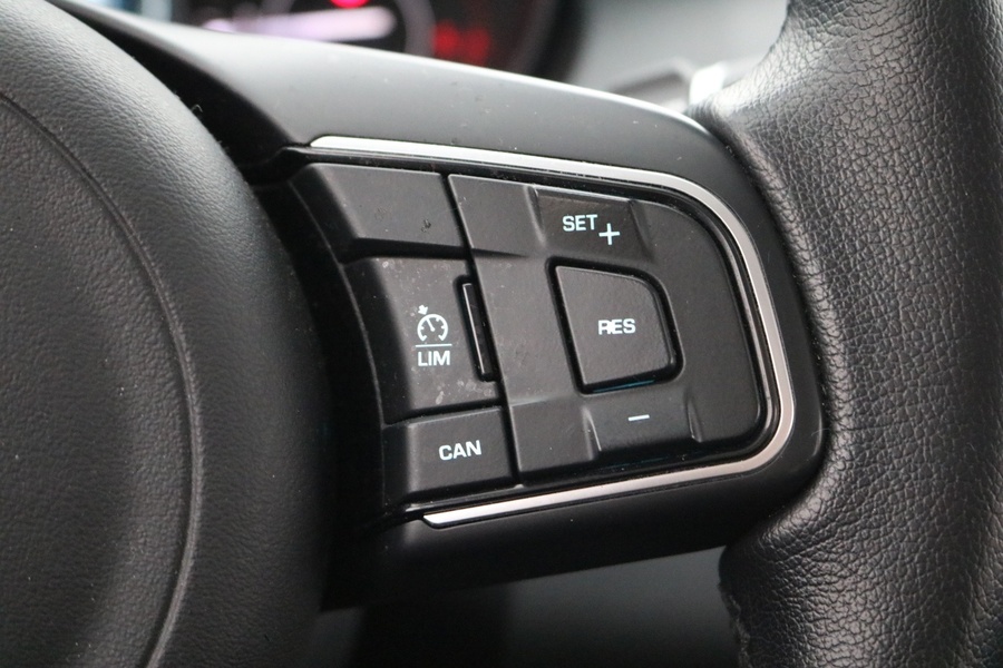 Jaguar E-PACE vaihtoauto