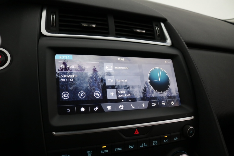 Jaguar E-PACE vaihtoauto