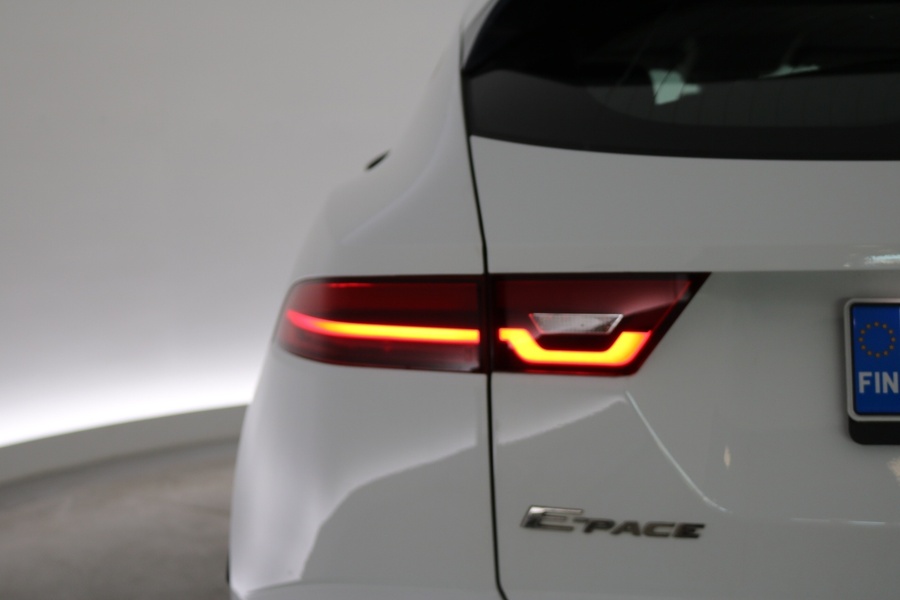 Jaguar E-PACE vaihtoauto