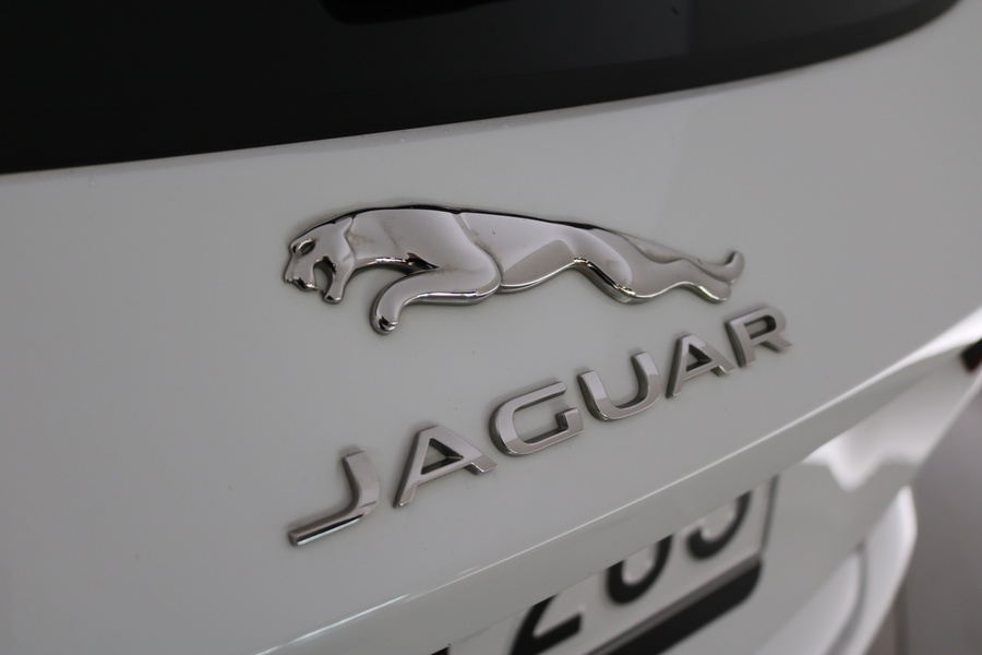 Jaguar E-PACE vaihtoauto