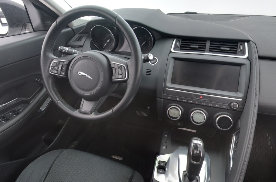 Jaguar E-PACE vaihtoauto