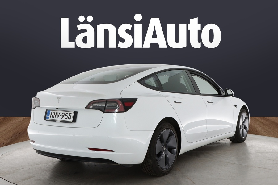 Tesla Model 3 vaihtoauto