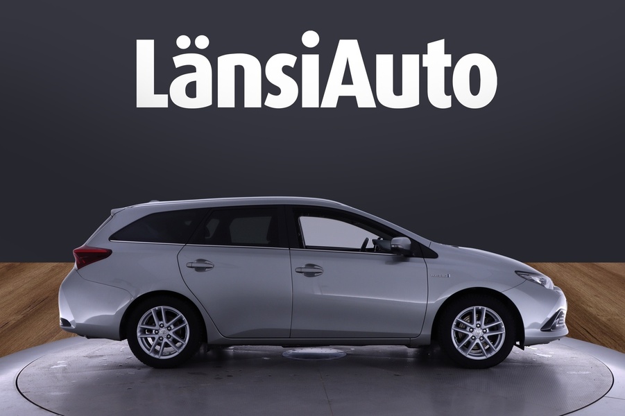 Toyota Auris vaihtoauto