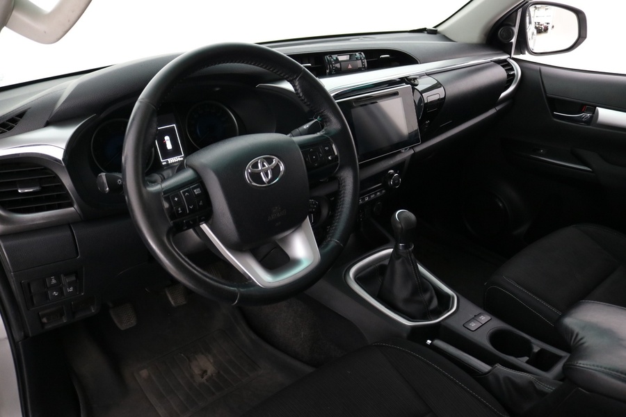 Toyota Hilux vaihtoauto